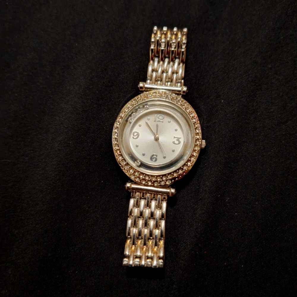 Women's ornate dress watch
